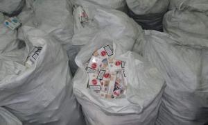 Серед деревного вугілля поляк приховав понад півмільйона штук сигарет