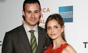 «Винищувачка вампірів» Сара Мішель Геллар відмовилась від світського життя