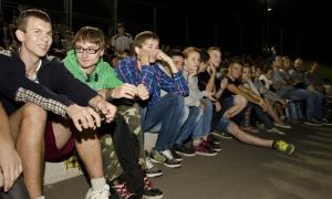 У нічному Луцьку показували просто неба культове кіно