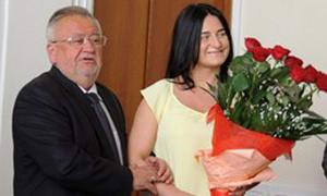 Голова ОДА подякував Галині Конах за перемогу грошовою премією