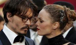 Джонні Депп намагається помиритися з Ванессою Параді