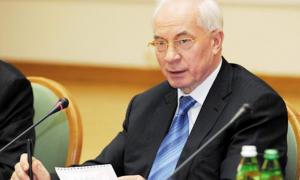 Азаров прогнозує економічне зростання України