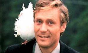 Помер головний герой фільму «Любов і голуби» 