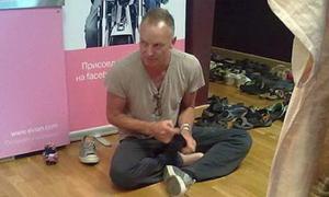 Стінг у Москві відвідав заняття з йоги