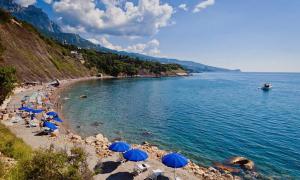 Крим відвідали три мільйони туристів