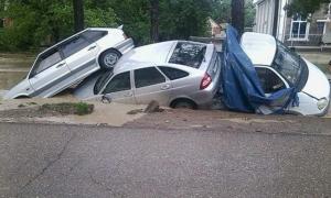 Метеорологи пояснили причини страшної повені в Кримську