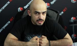 Побитому журналісту Мустафі Найему пропонували гроші за мовчання