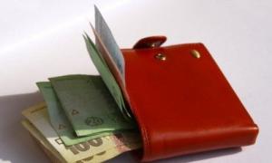 Середня зарплата в липні зросла на 42 гривні