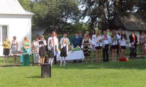 Головний митник області відсвяткував 1 вересня з учнями прикордонної школи