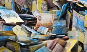 Нацбанк погрожує покарати банки, які спровокували обвал гривні