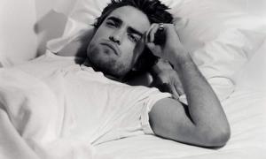 Друзі радять Роберту Паттінсону лікуватися від алкоголізму