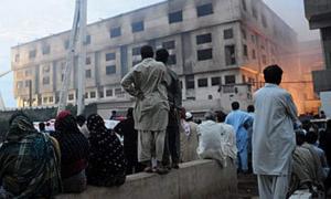 У пожежі на пакистанській фабриці загинули понад 200 робітників