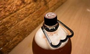 У Росії хочуть заборонити продавати українське пиво в пластикових пляшках