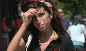 Прах Емі Вайнхаус нарешті поховали