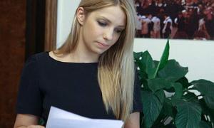 Женя Тимошенко запевняє, що її нема в жодній соціальній мережі