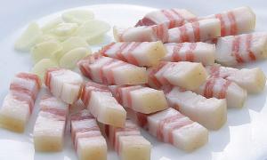 Через скорочення внутрішнього виробництва українці їдять бразильське сало