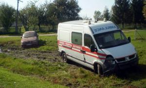 П’ятеро волинян потрапили у лікарню після зіткнення «швидкої» і «Ланоса»