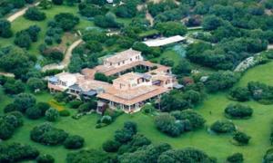 Берлусконі продав свою скандальну віллу президенту однієї з країн колишнього СРСР?