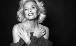 Лайма Вайкуле оголилася для чорно-білої фотосесії