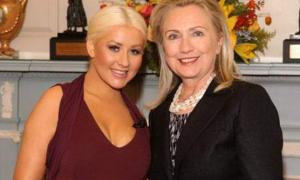 Хілларі Клінтон нагородила Крістіну Агілеру за боротьбу з голодом