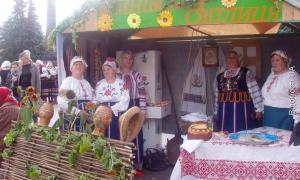 У Володимирі-Волинському пройшов фестиваль короваїв і весільних традицій