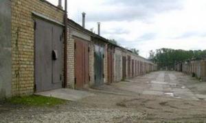 Голова гаражного кооперативу за ділянку одержав 1300 доларів хабара 