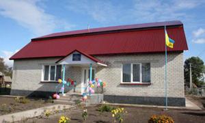 Громада села Бузаки власними силами оновила школу