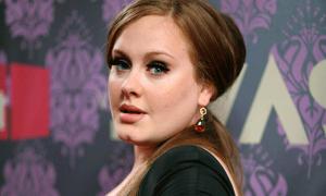 Адель народила сина