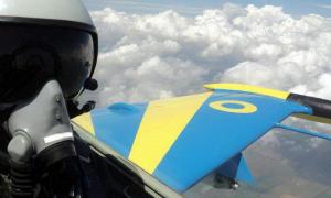 Під вибори Азаров нагородить військових преміями