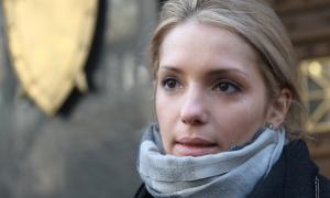 Донька Тимошенко проголосувала сама і закликала інших «не дати шанс диктатурі перемогти»
