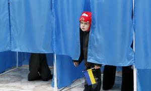 ЦВК опрацювала 99,37% голосів. Відрив між Партією регіонів і «Батьківщиною» скорочується