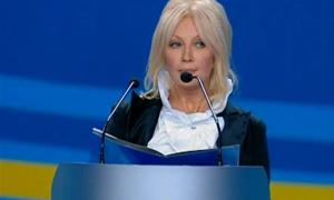 Повалій готується до депутатства зміною гардеробу