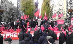 Комуністи і свободівці проводять мітинги у різних місцях