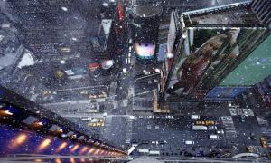 Десятки тисяч нью-йоркців залишилися без світла через сильний снігопад