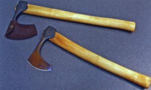 До залишених на подвір’ї сокир «приросли ноги»