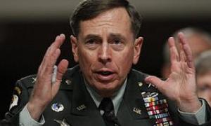 Глава ЦРУ пішов у відставку через подружню зраду