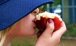 Вживання фруктів та овочів сприяє зміцненню кісток