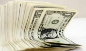 ЗМІ: В Україні можуть ввести податок на продаж доларів