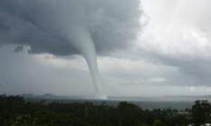Біля берегів Австралії закрутився гігантський водяний смерч