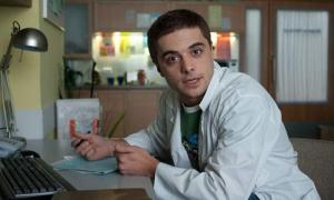 Акторів в «Інтернах» штрафують за засмагу