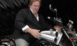 Жерара Депардьє арештували за їзду в нетверезому стані