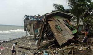 На Філіппінах евакуйовано 40 тисяч людей через тайфун