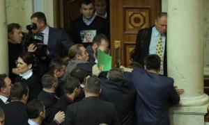 Перший день роботи нової Ради ознаменувався бійкою