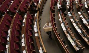 Парламент закрився до вівторка