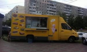 СЕС разом з міліцією перевірить столичні фаст-фуди