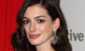 Енн Хетеуей стала 