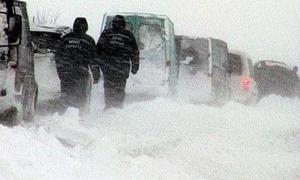 У заторі на трасі Київ-Чоп звинуватили водіїв на «лисій» гумі