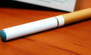 У Європі пропонують заборонити електронні сигарети і жувальний тютюн