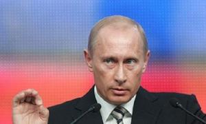 Путін каже, що чутки про його проблеми зі спиною вигідні політичним опонентам