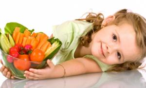 Сімейні обіди навчать дітей їсти овочі